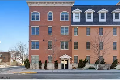 974 Summit Ave #401, Jersey City, NJ 07307 - Photo 3