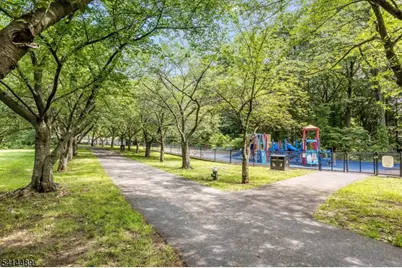 5 Canterbury Dr, Montclair, NJ 07042 - Photo 39