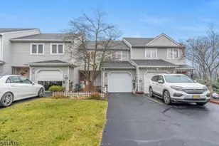 34 Stockton Ct, Parsippany, NJ 07950 - Photo 3