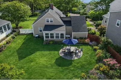 17 Cherokee Rd, Cranford Township, NJ 07016 - Photo 15