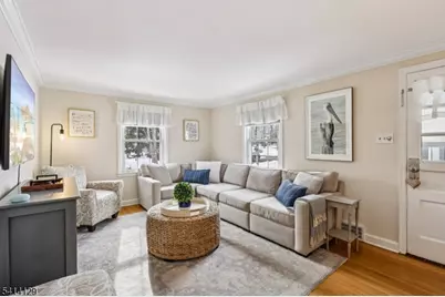 17 Cherokee Rd, Cranford Township, NJ 07016 - Photo 3