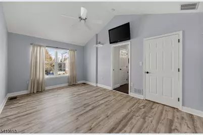 21 Dorchester Dr, Bernards Township, NJ 07920 - Photo 15