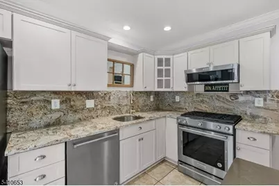 21 Dorchester Dr, Bernards Township, NJ 07920 - Photo 9