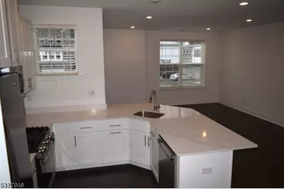 67 Veterans Way, Morris Plains, NJ 07950 - Photo 5