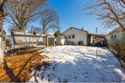925 Essex Ave, Linden, NJ 07036 - Photo 17