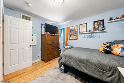 925 Essex Ave, Linden, NJ 07036 - Photo 9
