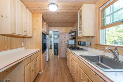 25 Lake Pochung Rd, Vernon, NJ 07461 - Photo 15