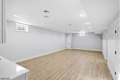 1 Breton Pl, Livingston, NJ 07039 - Photo 25