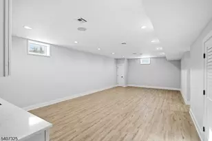 1 Breton Pl, Livingston, NJ 07039 - Photo 25