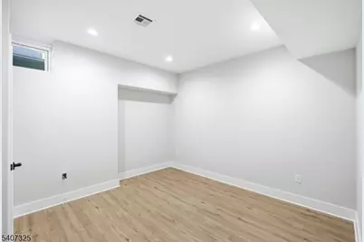 1 Breton Pl, Livingston, NJ 07039 - Photo 23