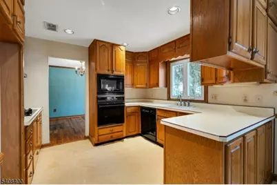 7 Manchester Dr, Hanover Township, NJ 07981 - Photo 9