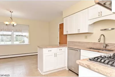 19 Jamestown Rd, Montgomery Township, NJ 08502 - Photo 7