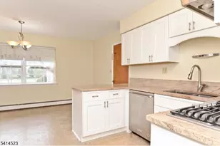 19 Jamestown Rd, Montgomery Township, NJ 08502 - Photo 7