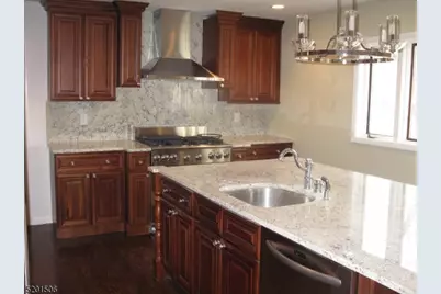 19 Robertson Ct, Morristown, NJ 07960 - Photo 3