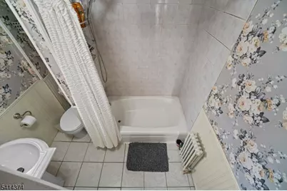 200 Page Ave, Lyndhurst Township, NJ 07071 - Photo 17