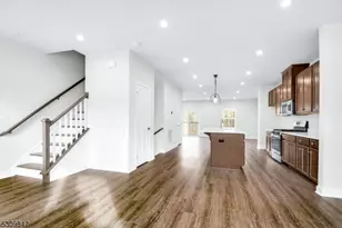 7 Peckwell St, Mount Olive, NJ 07828 - Photo 9