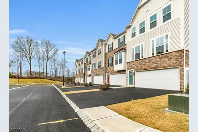 7 Peckwell St, Mount Olive, NJ 07828 - Photo 3