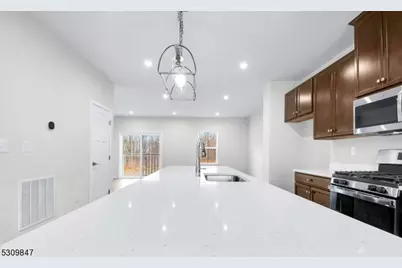 7 Peckwell St, Mount Olive, NJ 07828 - Photo 11