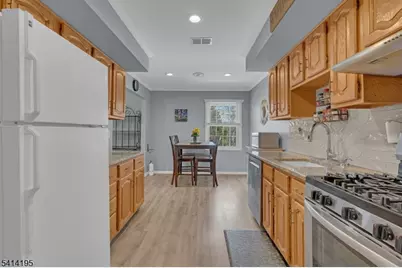 105 Newark Pompton Tpke #21, Pequannock Township, NJ 07440 - Photo 3