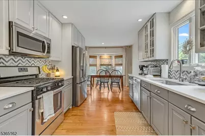 107 Valley View Trl, Sparta Township, NJ 07871 - Photo 5