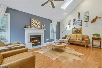 107 Valley View Trl, Sparta Township, NJ 07871 - Photo 3