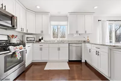 79 Melrose Dr, Chester, NJ 07930 - Photo 11