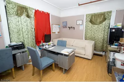 146 S Munn Ave, East Orange, NJ 07018 - Photo 5