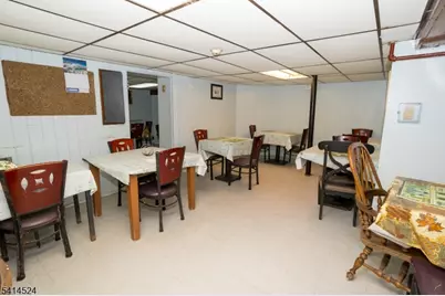 146 S Munn Ave, East Orange, NJ 07018 - Photo 9