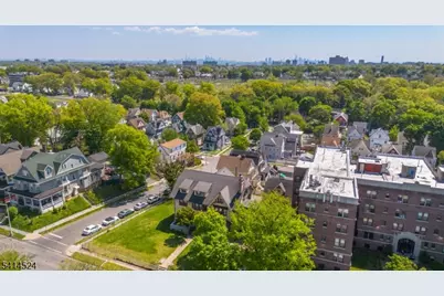 146 S Munn Ave, East Orange, NJ 07018 - Photo 17