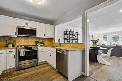 6 Mews Ln, South Orange, NJ 07079 - Photo 11