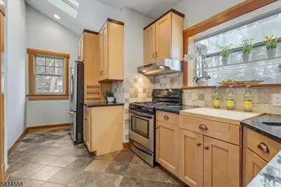 15 Garfield Pl, Montclair, NJ 07043 - Photo 13