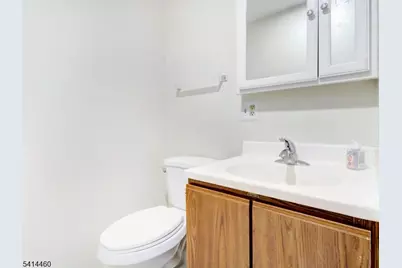 352A N Oraton Pkwy, East Orange, NJ 07017 - Photo 9