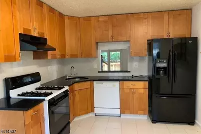 24 Albury Way, North Brunswick Township, NJ 08902 - Photo 3