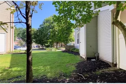 24 Albury Way, North Brunswick Township, NJ 08902 - Photo 5