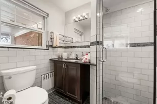 1070 Cumbermeade Rd, Fort Lee, NJ 07024 - Photo 27