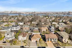 1070 Cumbermeade Rd, Fort Lee, NJ 07024 - Photo 5