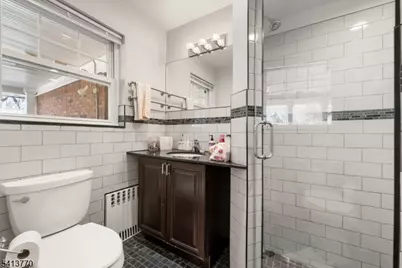 1070 Cumbermeade Rd, Fort Lee, NJ 07024 - Photo 11