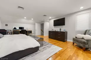 1070 Cumbermeade Rd, Fort Lee, NJ 07024 - Photo 29