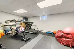 1070 Cumbermeade Rd, Fort Lee, NJ 07024 - Photo 37