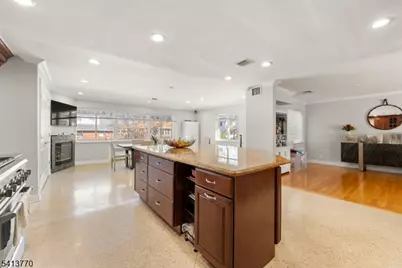 1070 Cumbermeade Rd, Fort Lee, NJ 07024 - Photo 19