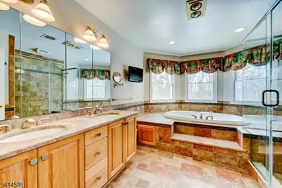 19 Woodshire Ter, Montville Township, NJ 07082 - Photo 29