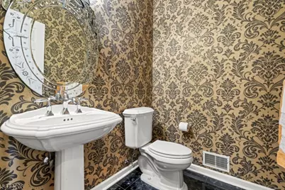 9 Woodland Ct, Wayne, NJ 07470 - Photo 11