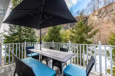 7 Graphite Dr, Woodland Park, NJ 07424 - Photo 25