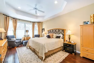 7 Graphite Dr, Woodland Park, NJ 07424 - Photo 9