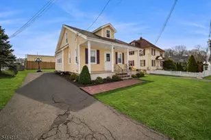 239 Washington St, Berkeley Heights Township, NJ 07922 - Photo 1