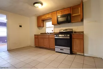 273 S 18th St, Newark, NJ 07103 - Photo 7