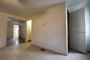 273 S 18th St, Newark, NJ 07103 - Photo 9