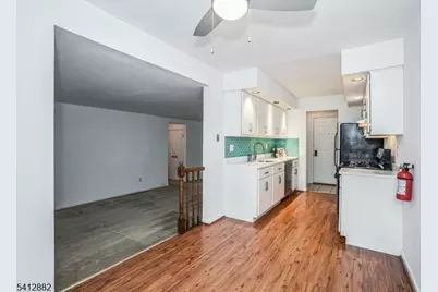 15H Kensington Rd, Chatham Township, NJ 07928 - Photo 9