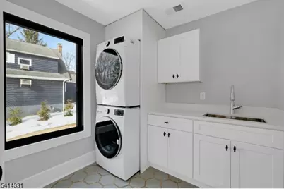 126 Emerson Ln, Berkeley Heights Township, NJ 07922 - Photo 9