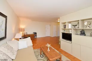 5 Roosevelt Pl, Montclair Twp., NJ 07042 - Photo 9